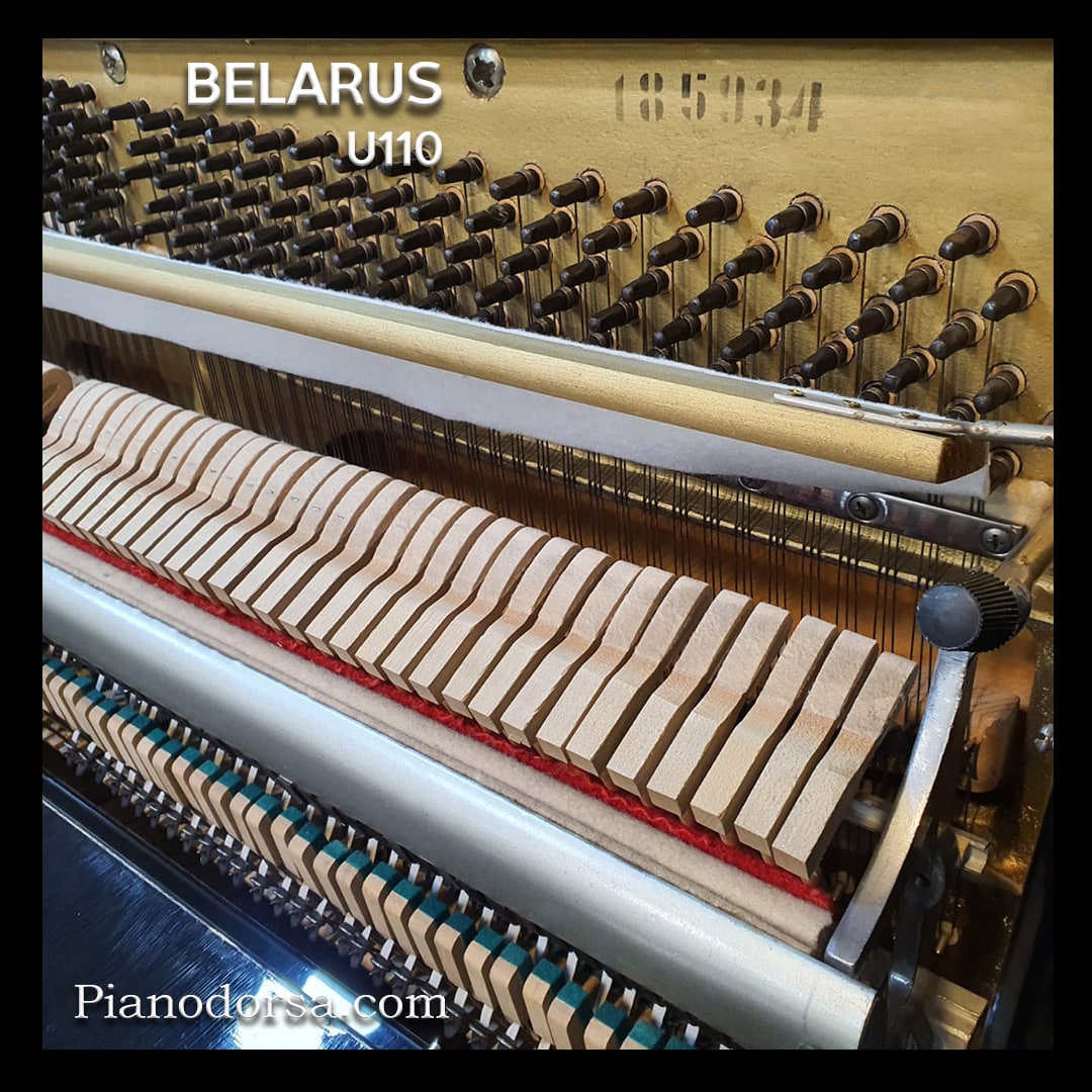 پیانو بلاروس U110
